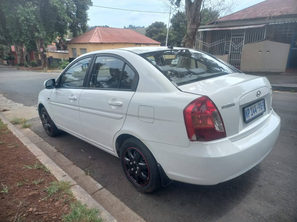 2010 Hyundai Accent Sedan 1.6 Petrol, Manual, white color, mileage