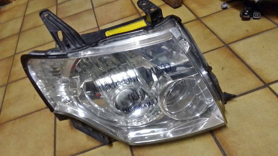 Mitsubishi pajero headlights - Private Seller Mitsubishi pajero headlights - Private Seller