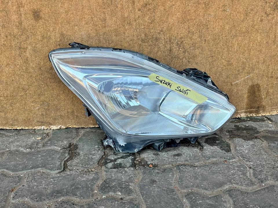 2023 Suzuki Swifts Headlight - Private Seller 2023 Suzuki Swifts Headlight - Private Seller