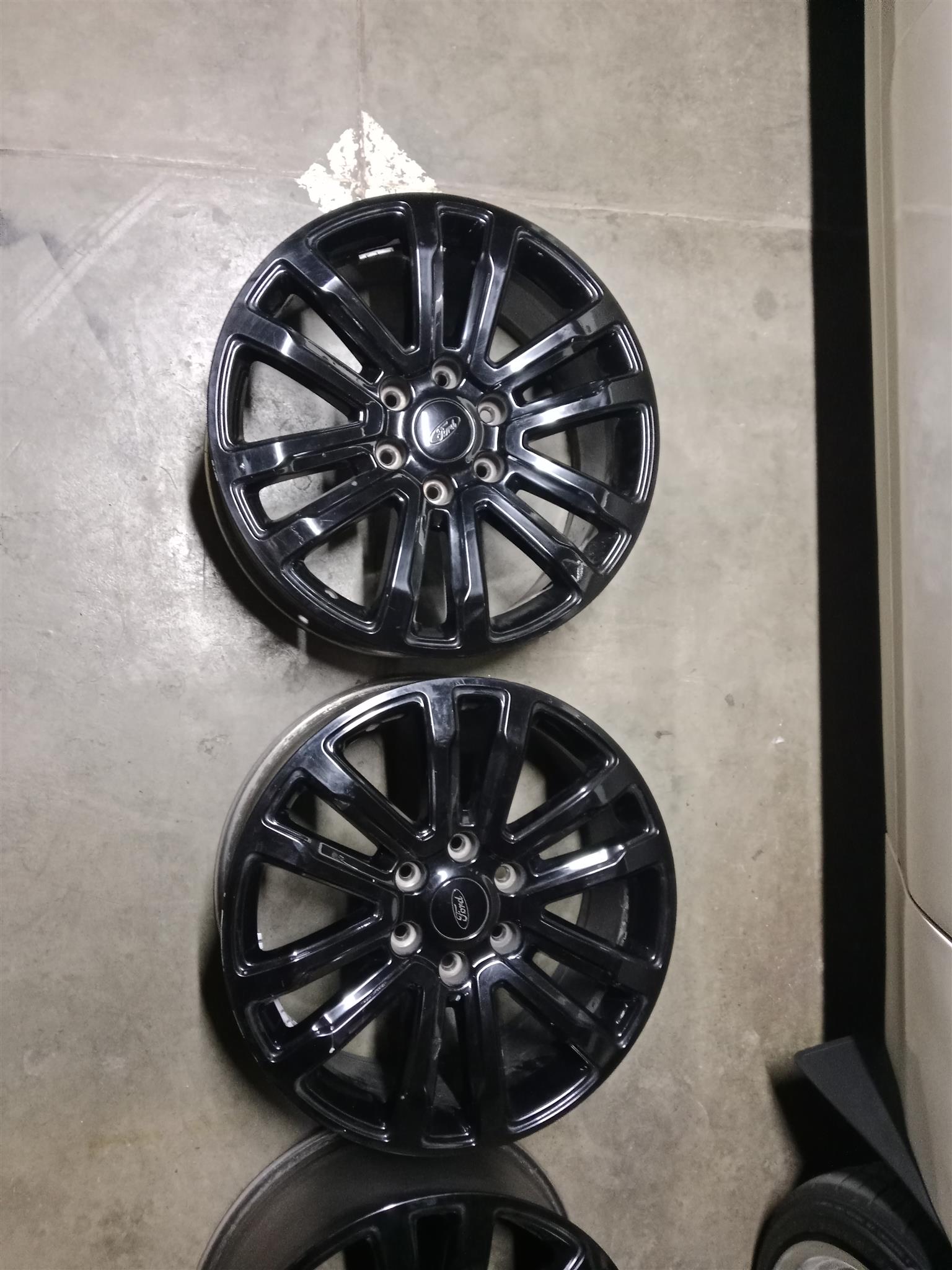 Ford Everest 20 inch rims - Private Seller Ford Everest 20 inch rims - Private Seller