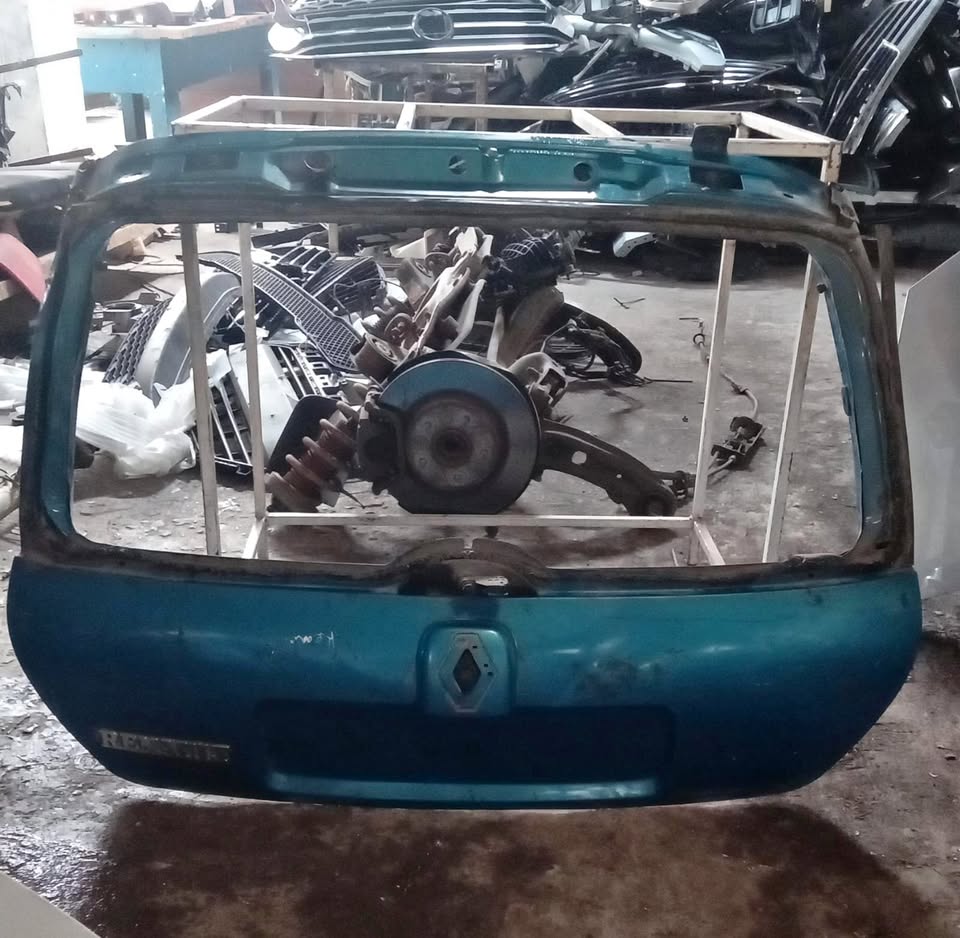 Renault Clio 2 Clio TailGate - Private Seller Renault Clio 2 Clio TailGate - Private Seller