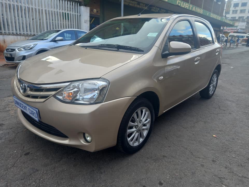 2017 TOYOTA ETIOS 1.5 SPRINT, PETROL, GOLD COLOR, MILEAGE 74000 KM