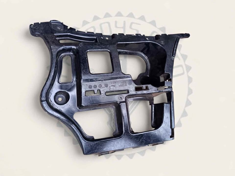 BMW E90 E91 3 SERIES REAR RIGHT BUMPER SLIDER/BRACKET AVAILABLE FOR SALE - Private Seller BMW E90 E91 3 SERIES REAR RIGHT BUMPER SLIDER/BRACKET AVAILABLE FOR SALE - Private Seller
