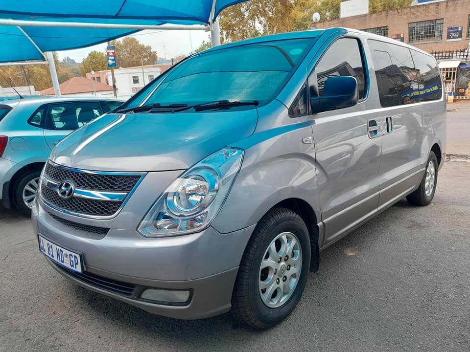 2011 HYUNDAI H1 2.5 AUTOMATIC
