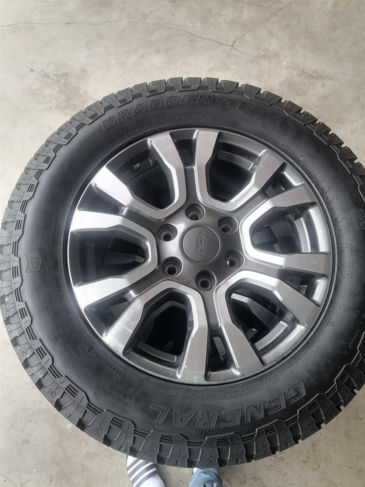 Wildtrack 18inch Mag Rims (WITH USED TYRES) Wildtrack 18inch Mag Rims (WITH USED TYRES)