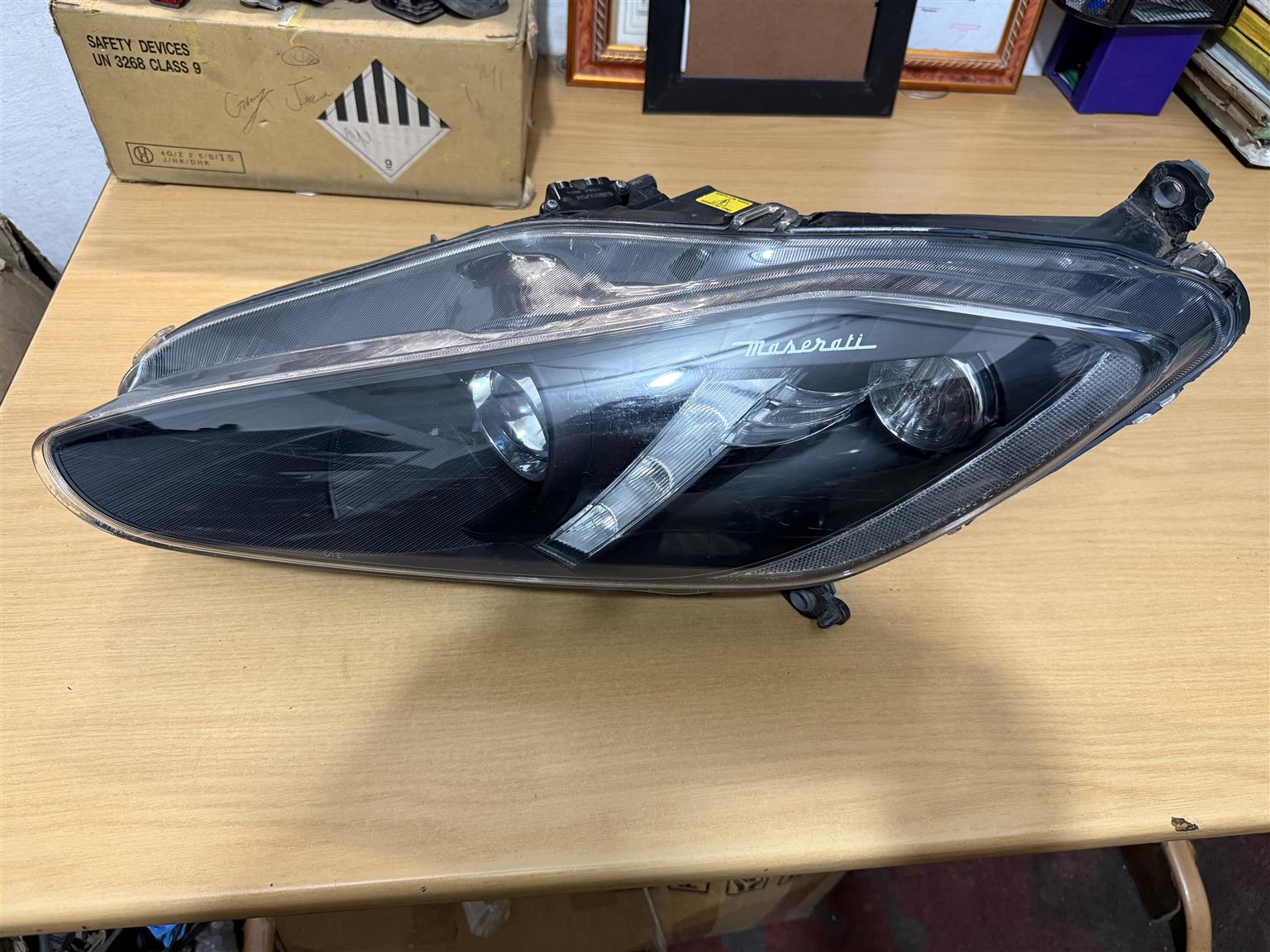Maserati Gran Turismo / GranCabrio MC Headlight - Private Seller