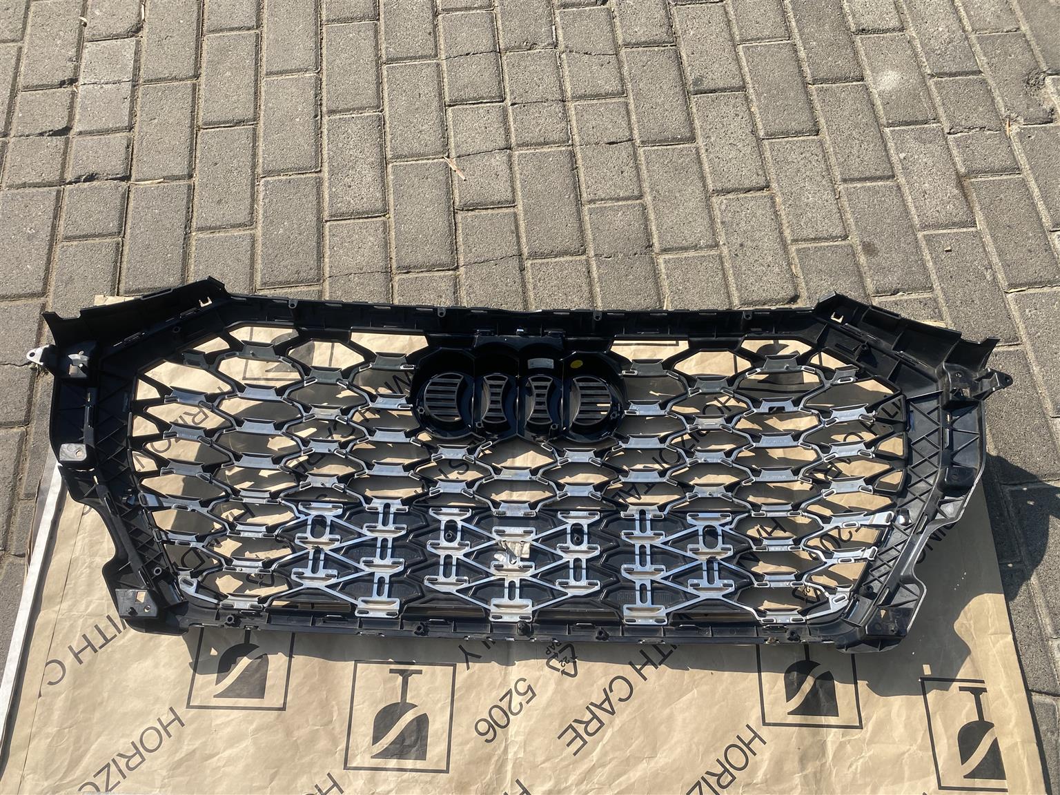 2024 AUDI Q3 S-LINE RADIATOR GRILLE FOR SALE. IN EXCELLENT CONDITION - Private Seller 2024 AUDI Q3 S-LINE RADIATOR GRILLE FOR SALE. IN EXCELLENT CONDITION - Private Seller