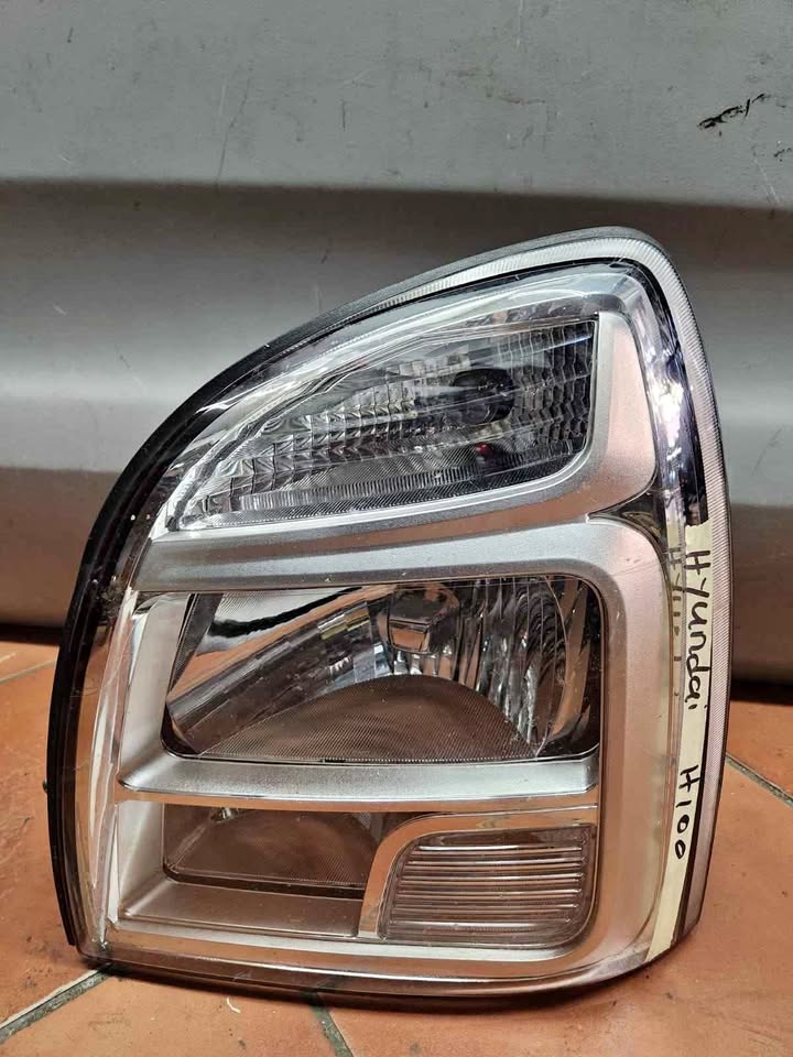 Hyundai h100 headlight for sale - Private Seller Hyundai h100 headlight for sale - Private Seller