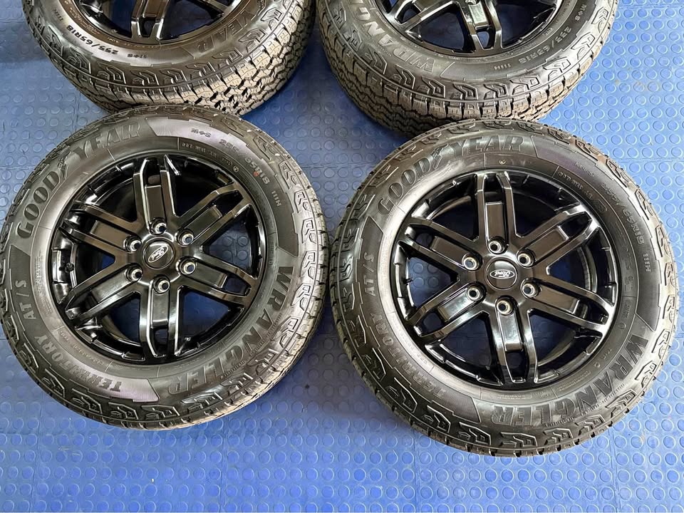 18 INCH FORD RANGER/EVEREST ORIGINAL RIM SET+TYRES BRAND NEW - Private Seller 18 INCH FORD RANGER/EVEREST ORIGINAL RIM SET+TYRES BRAND NEW - Private Seller