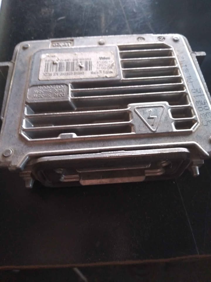 Jeep 2014-2020 headlight xenon balaster And led module for sale please contact us for more details - Private Seller Jeep 2014-2020 headlight xenon balaster And led module for sale please contact us for more details - Private Seller