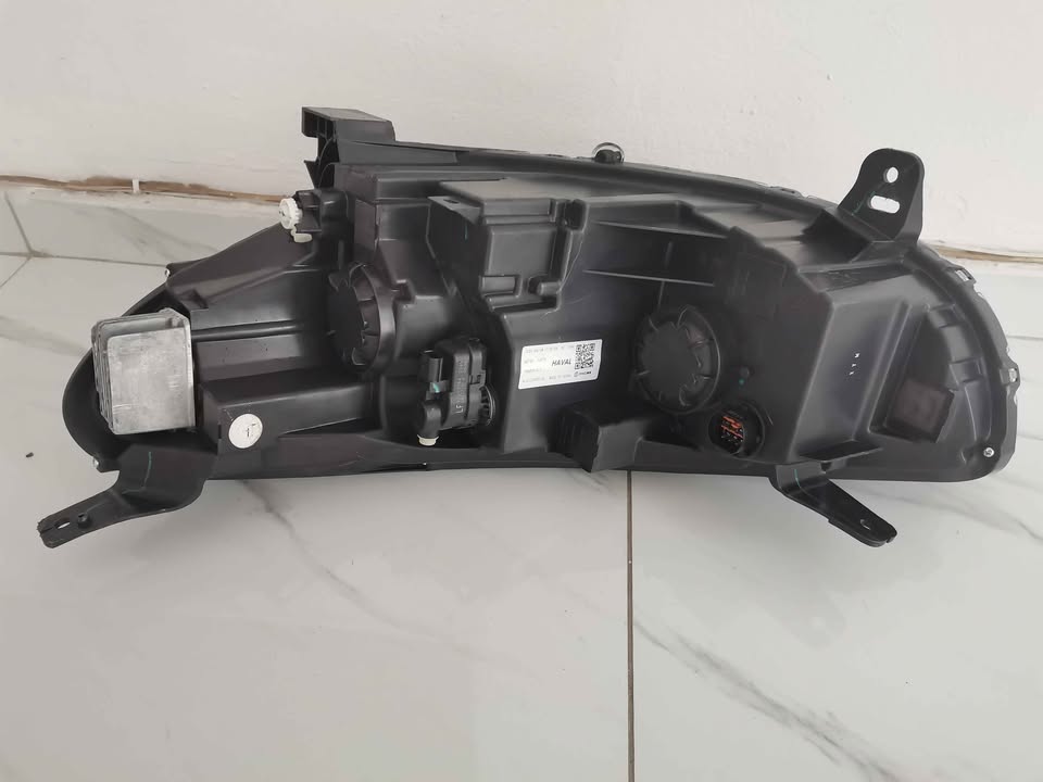 Haval Jolion xenon headlight right side 2020-2022 - Private Seller