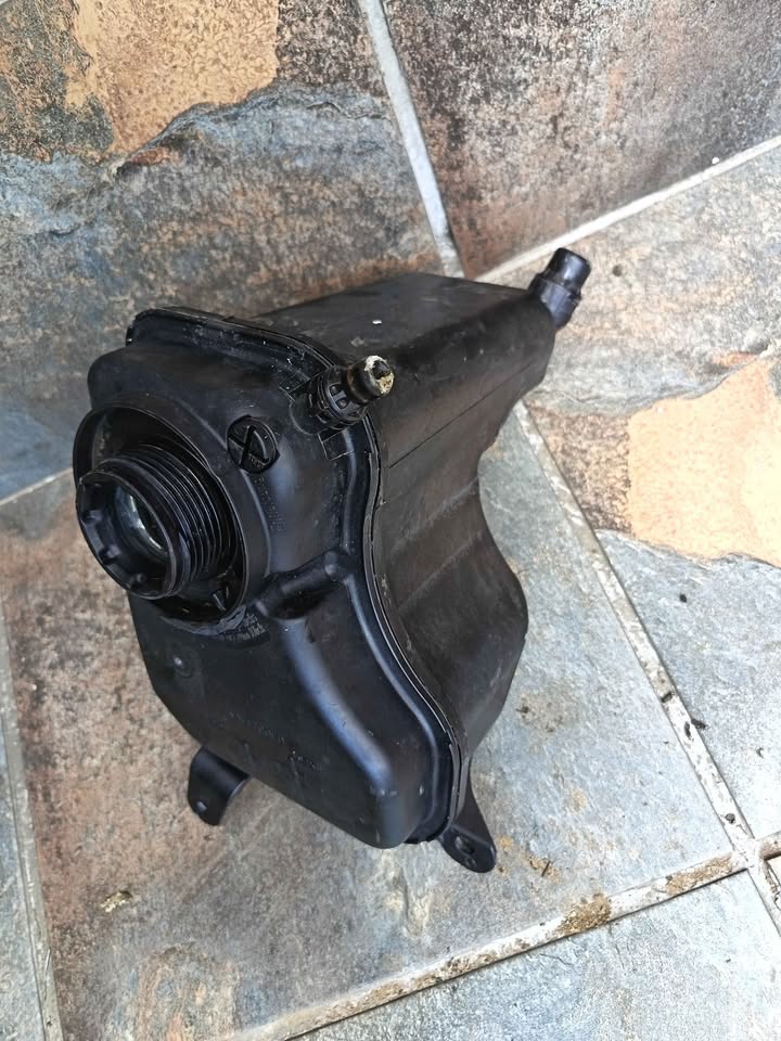 2005-2011 BMW EXPANSION TANK/RADIATOR WATER BOTTLE/RESERVOIR AVAILABLE FOR SALE - Private Seller 2005-2011 BMW EXPANSION TANK/RADIATOR WATER BOTTLE/RESERVOIR AVAILABLE FOR SALE - Private Seller
