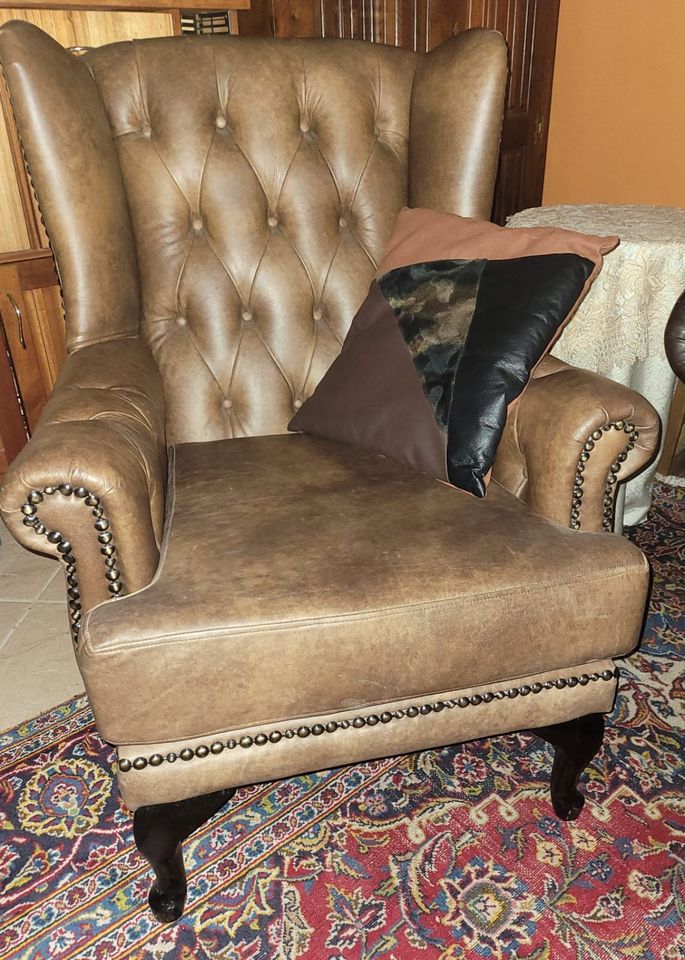 Jefferson Chesterfield wingback chair in full grain vintage brown, genuine leather. Jefferson Chesterfield wingback chair in full grain vintage brown, genuine leather.