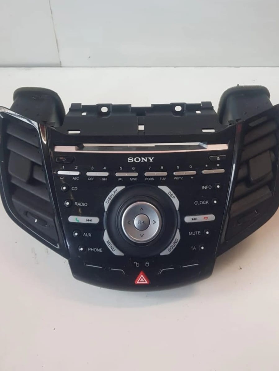 Ford Kuga (2013-2017) Radio & Radio Face - Private Seller Ford Kuga (2013-2017) Radio & Radio Face - Private Seller