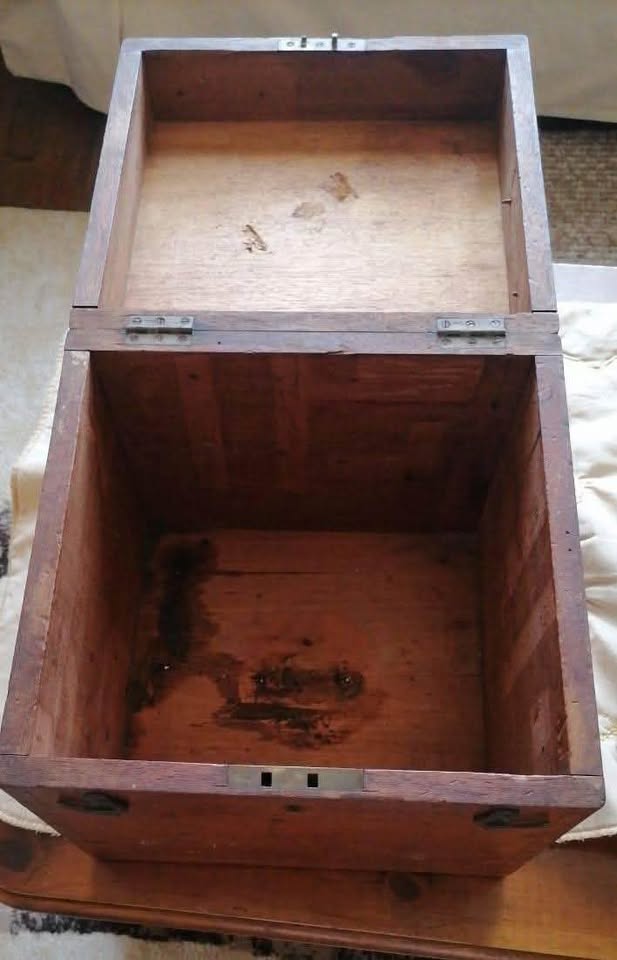 VINTAGE STORAGE BOX