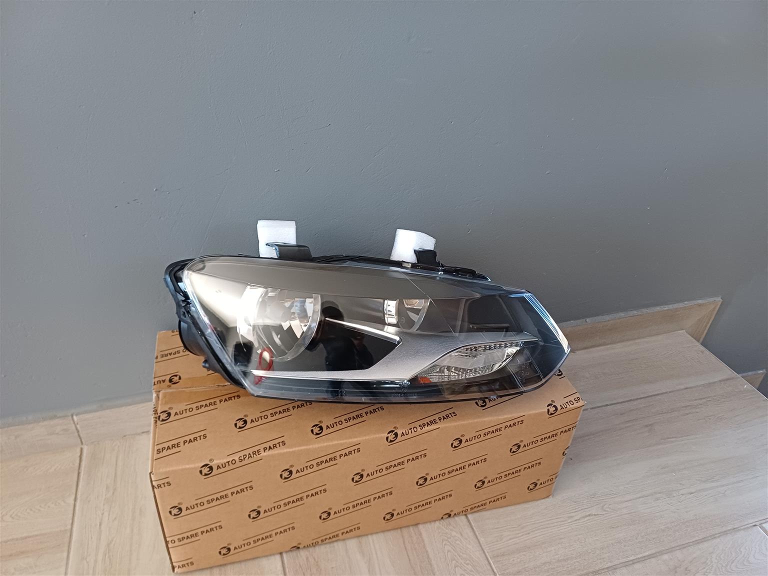 VW Polo 6 h/lights for sale - Private Seller