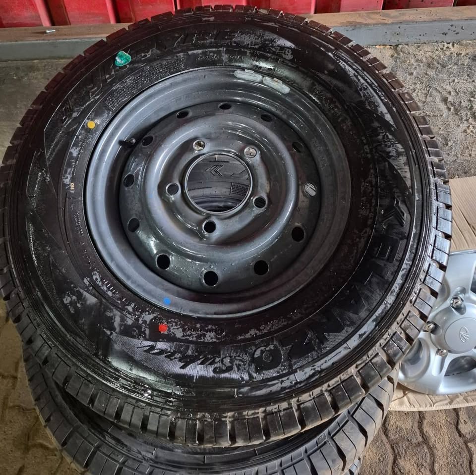 Mahindra Scorpio 2.2 Rims and Tyres - !!NEW AND ORIGINAL!! - Private Seller Mahindra Scorpio 2.2 Rims and Tyres - !!NEW AND ORIGINAL!! - Private Seller