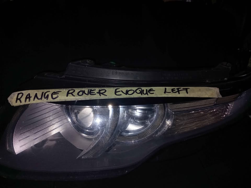 Range rover evoque left headlight - Private Seller Range rover evoque left headlight - Private Seller
