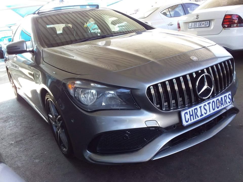 2017 Mercedes Benz AMG CLA200 2017