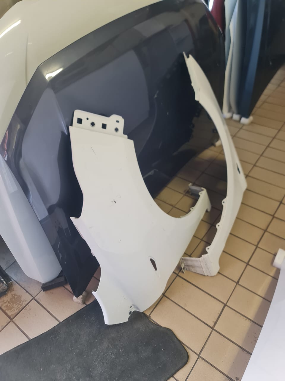 2019 FORD FIGO WHITE FENDERS LEFT AND RIGHT AVAILABLE FOR SALE - Private Seller 2019 FORD FIGO WHITE FENDERS LEFT AND RIGHT AVAILABLE FOR SALE - Private Seller
