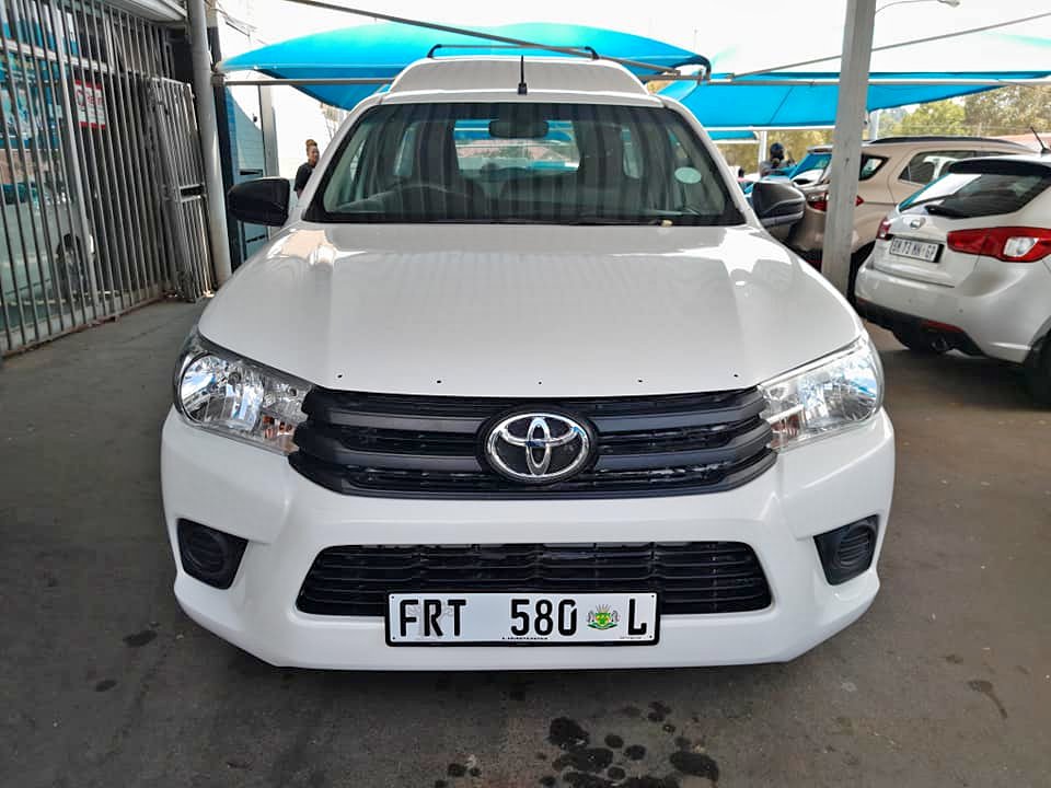 2021 TOYOTA HILUX 2.0 VVTI MANUAL WITH CANOPY