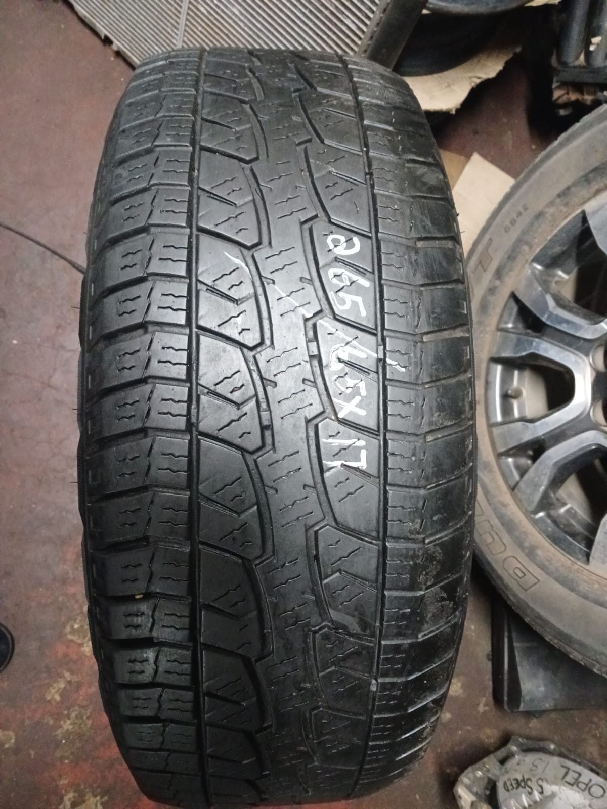 FORD MAZDA 17 inch  Rim & Tyre 265 65 17  RIM  R950 TYRE R750 - Private Seller