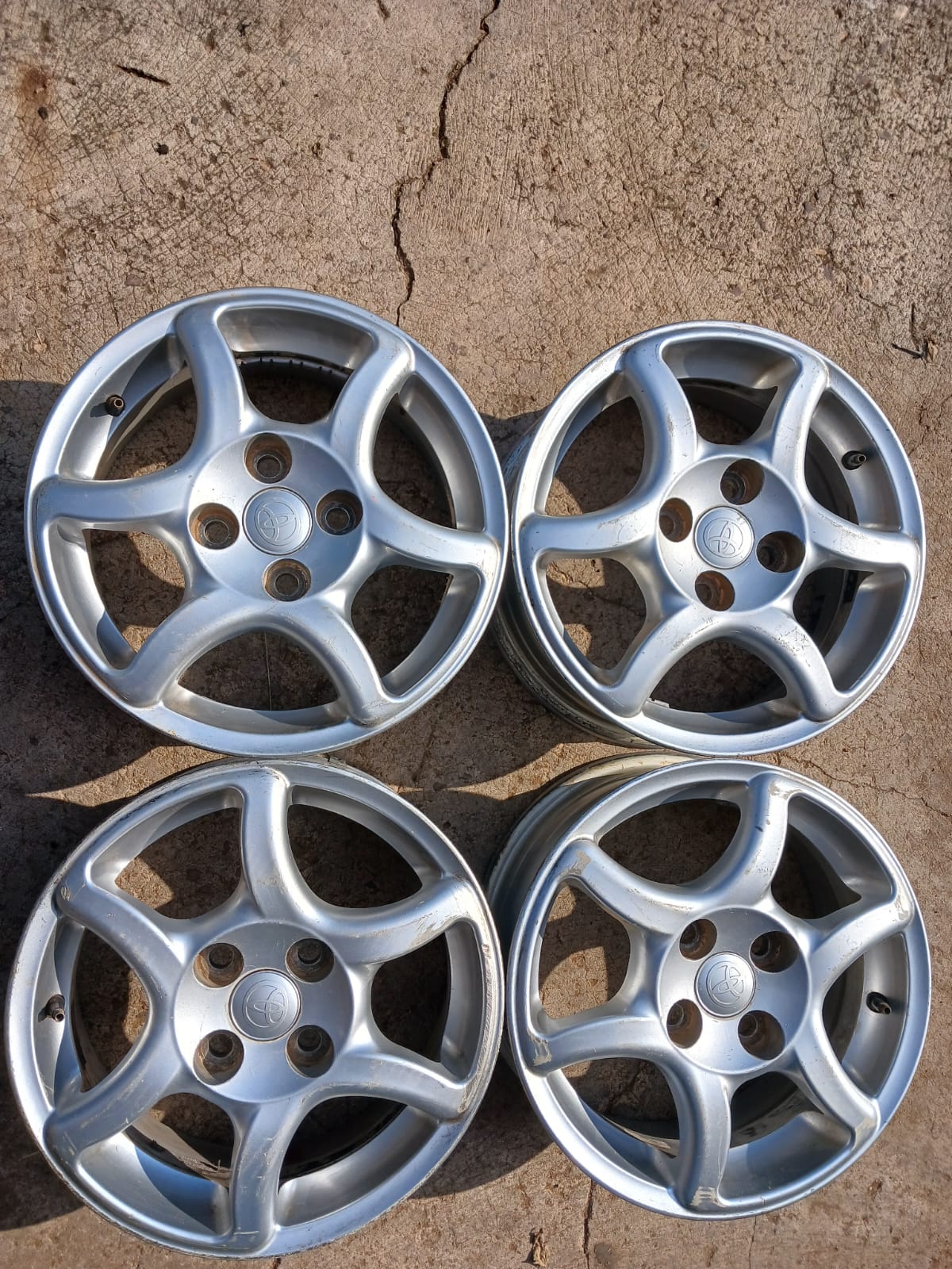 MAG SET 14 INCH 4 HOLE 100 PCD FOR SALEVW TOYOTA HONDA OPEL FOR SALE