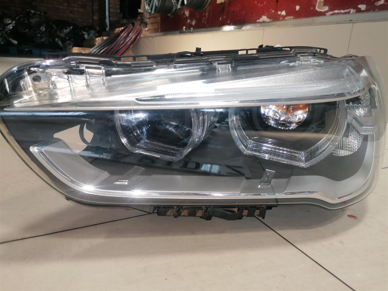 F48 X1 LED - Private Seller F48 X1 LED - Private Seller
