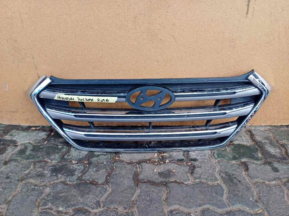 Hyundai Tucson 2016 Top Main Grill - Private Seller Hyundai Tucson 2016 Top Main Grill - Private Seller