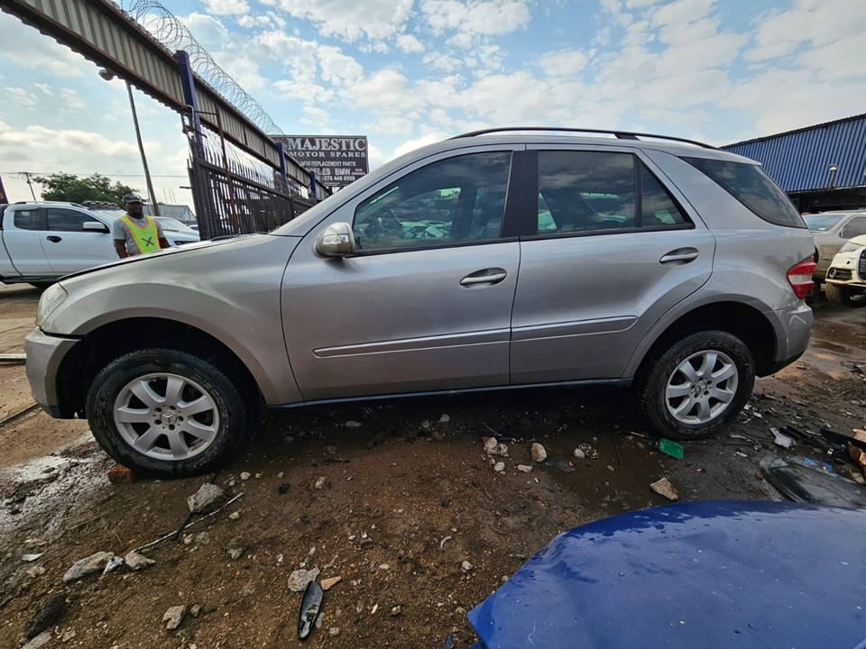 MERCEDES BENZ ML350 4MATIC W164 parts spares used for sale