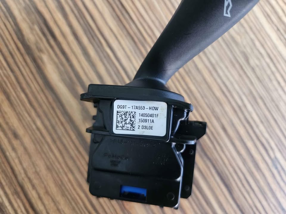 FORD EVEREST WIPER SWITCH - OEM 2015-2022 - Private Seller FORD EVEREST WIPER SWITCH - OEM 2015-2022 - Private Seller