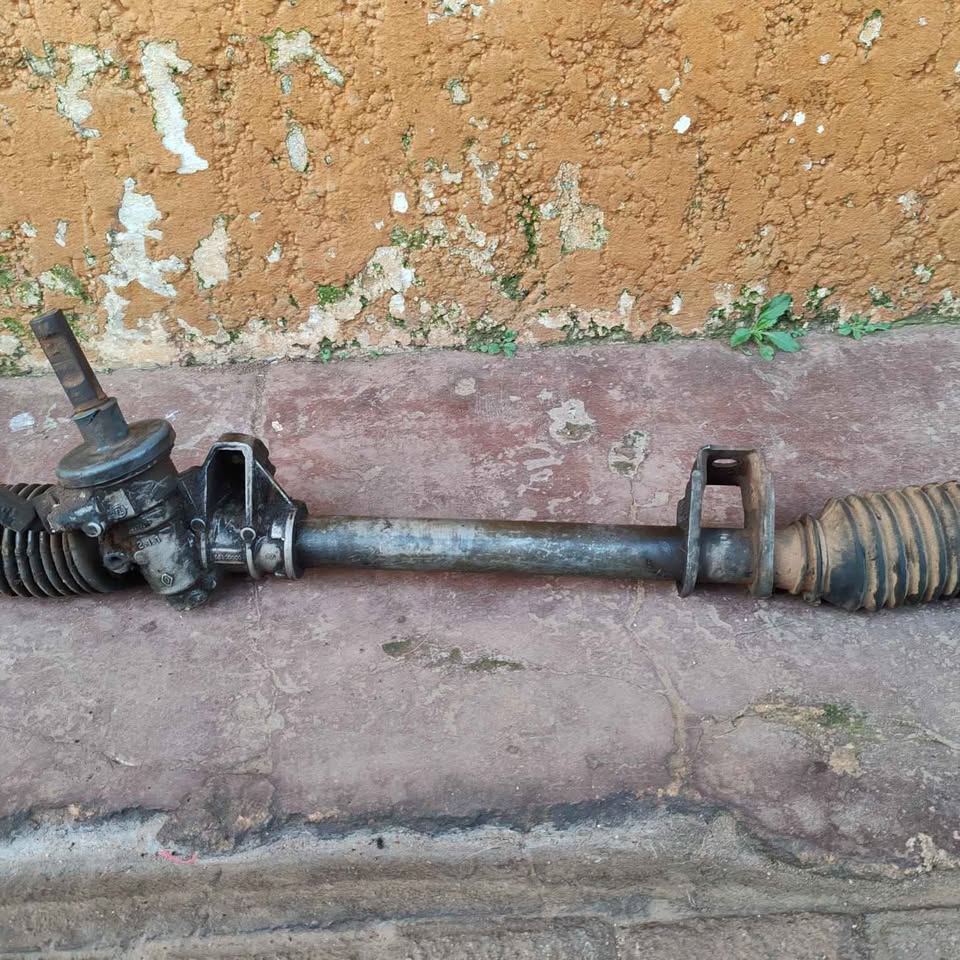 Renault Clio 2 steering rack - Private Seller Renault Clio 2 steering rack - Private Seller