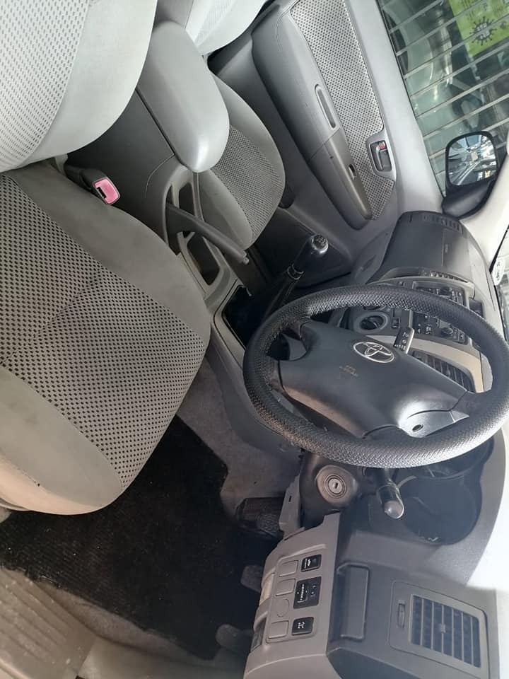 2008 TOYOTA HILUX 3.0D4D DOUBLE CAB MANUAL