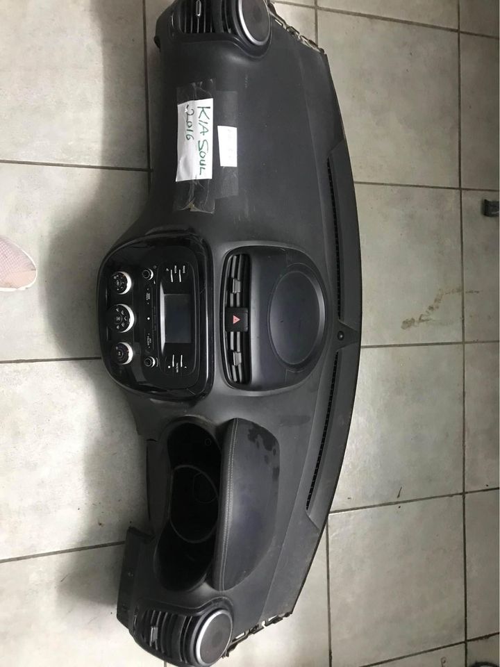 2013 Kia Soul dashboard for sale - Private Seller 2013 Kia Soul dashboard for sale - Private Seller