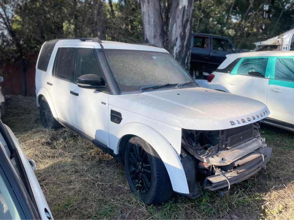 Discovery 4 facelift stripping for spares - Private Seller Discovery 4 facelift stripping for spares - Private Seller
