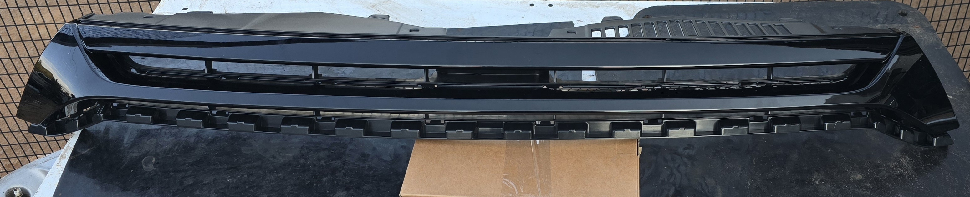 New stock arrivals  Vw scirocco R Radiator grill glossy black - Private Seller