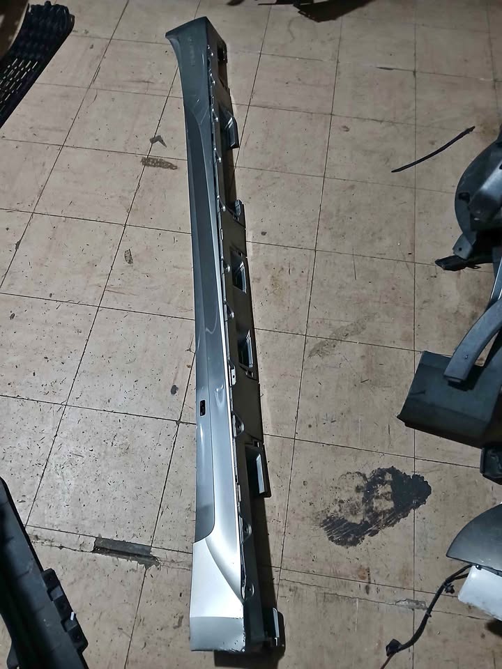 Lexus is300 side skirt - Private Seller Lexus is300 side skirt - Private Seller