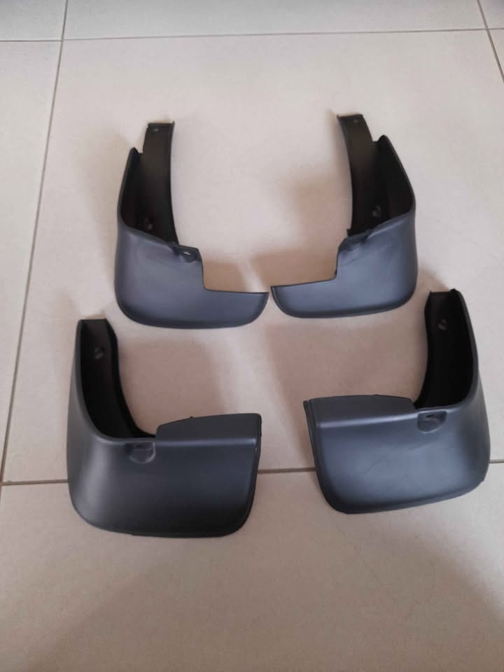 TOYOTA COROLLA 2003/06 BRAND NEW MUDFLAPS SET FORSALE - Private Seller