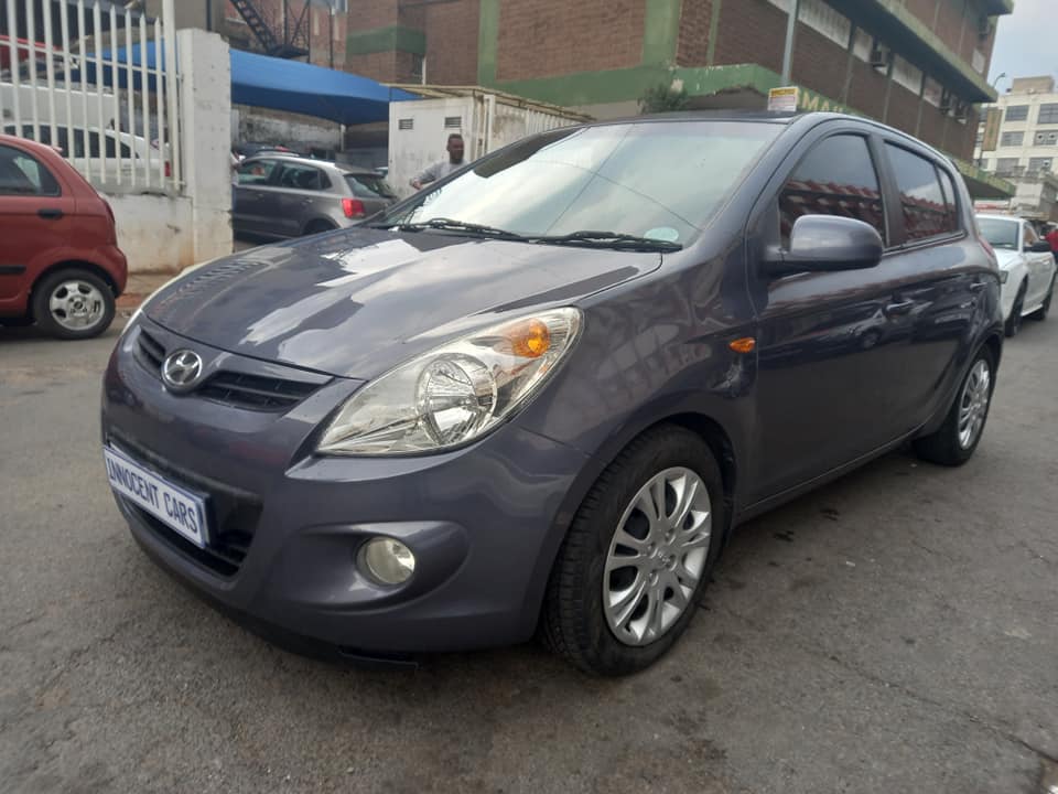 2012 HYUNDAI i20 1.6 PETROL, MANUAL TRANSMISSION, GREY COLOUR, 75000KMS,
