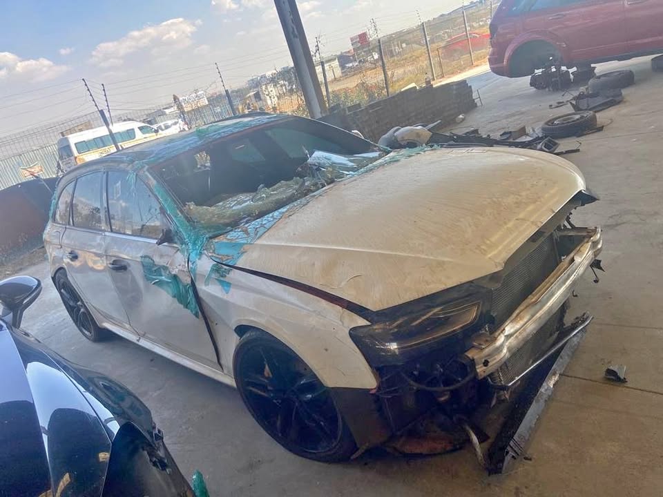 AUDI RS4 2012 STRIPPIG FOR SPARES - Private Seller