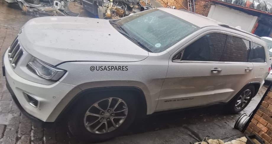 Stripping a Jeep Grand Cherokee 3.0 WK2 For Spare Parts - Private Seller Stripping a Jeep Grand Cherokee 3.0 WK2 For Spare Parts - Private Seller