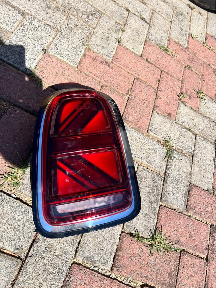 Mini Cooper F60 LCI taillight - Private Seller Mini Cooper F60 LCI taillight - Private Seller