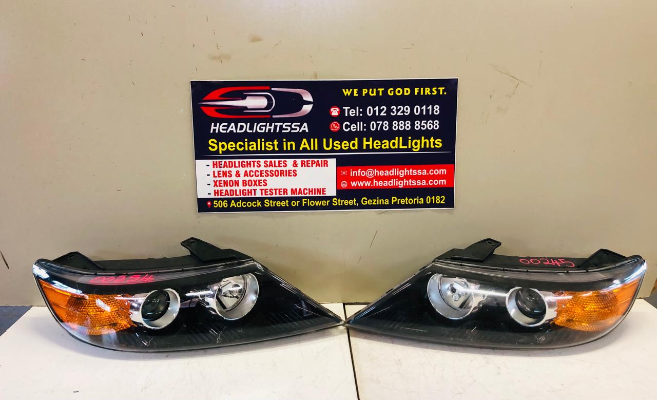 Kia Sorento left and right side xenon headlights - Private Seller Kia Sorento left and right side xenon headlights - Private Seller