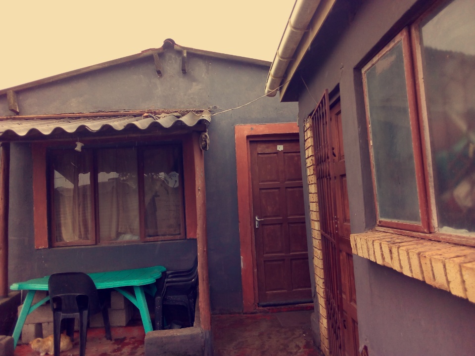 Two Bedroom House In Siyanda With A Modern Rondavel Junk Mail
