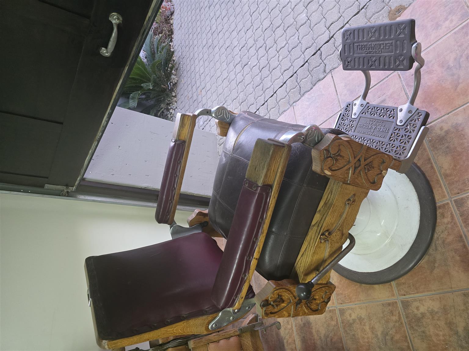 Antique Kochs barberchair