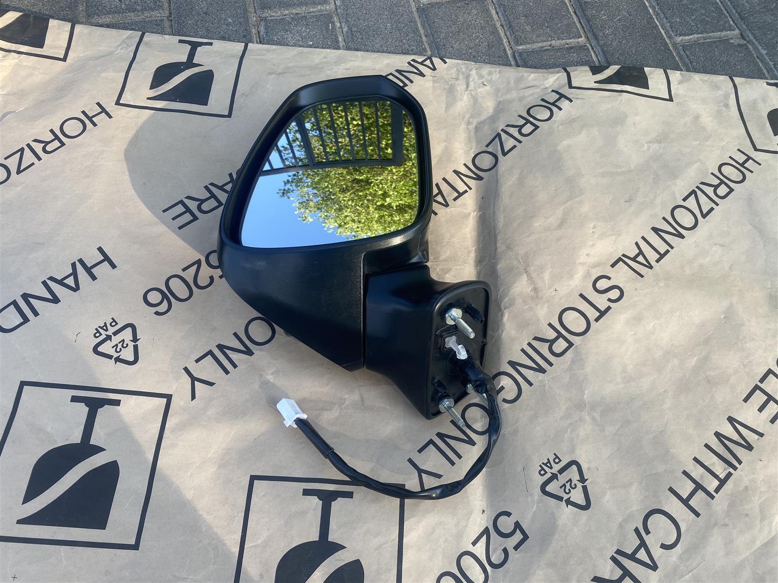 2023 TOYOTA COROLLA CROSS ELECTRONIC AUTO-FOLD DOOR MIRROR RIGHT SIDE FOR SALE. - Private Seller 2023 TOYOTA COROLLA CROSS ELECTRONIC AUTO-FOLD DOOR MIRROR RIGHT SIDE FOR SALE. - Private Seller