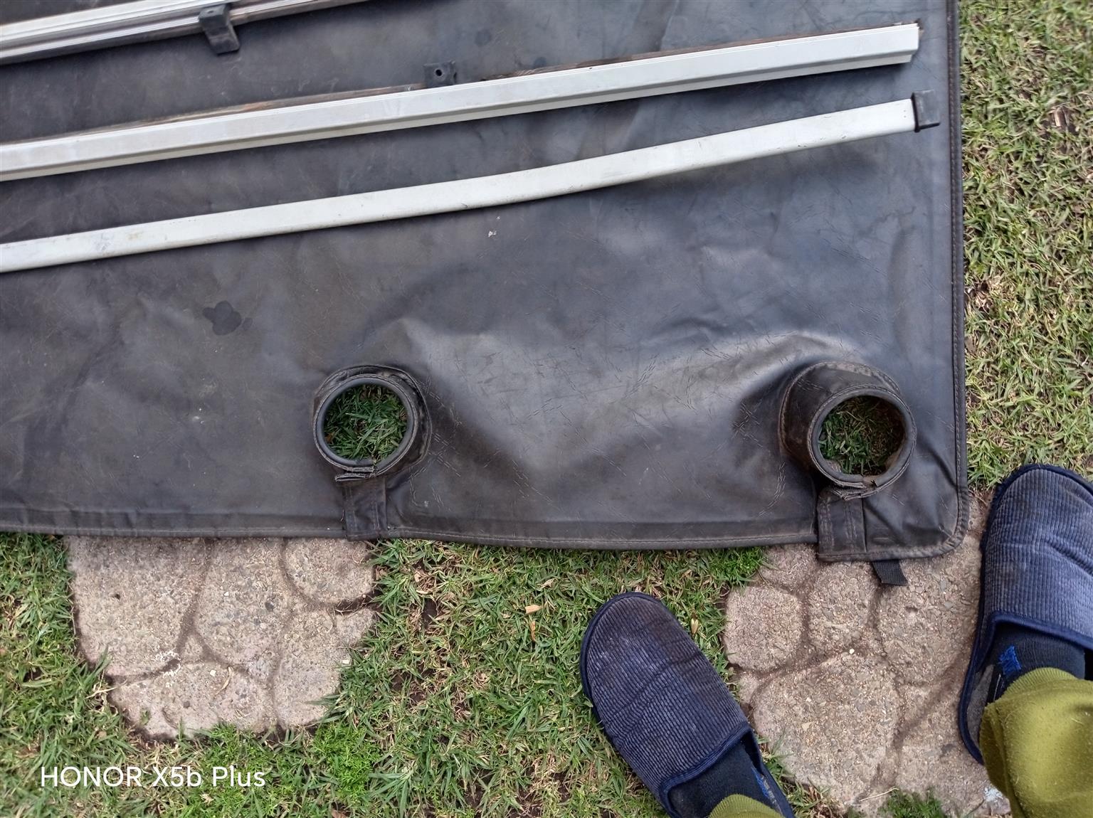 Toyota hilux double cab tonneau cover - Private Seller Toyota hilux double cab tonneau cover - Private Seller