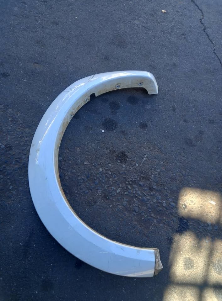Toyota Hilux D4D Left Front Wheel Arch - Private Seller Toyota Hilux D4D Left Front Wheel Arch - Private Seller