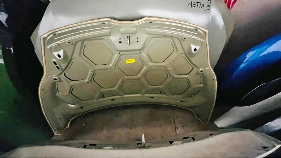 Ford Fiesta bonnet - Private Seller Ford Fiesta bonnet - Private Seller