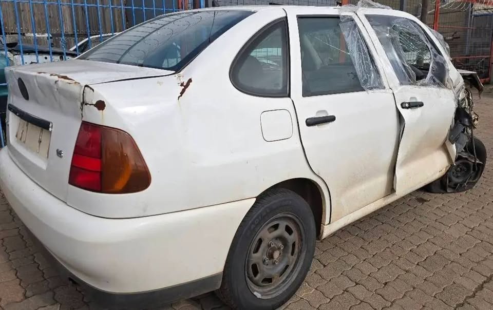 Volkswagen Polo Classic STRIPPING FOR SPARES/PARTS